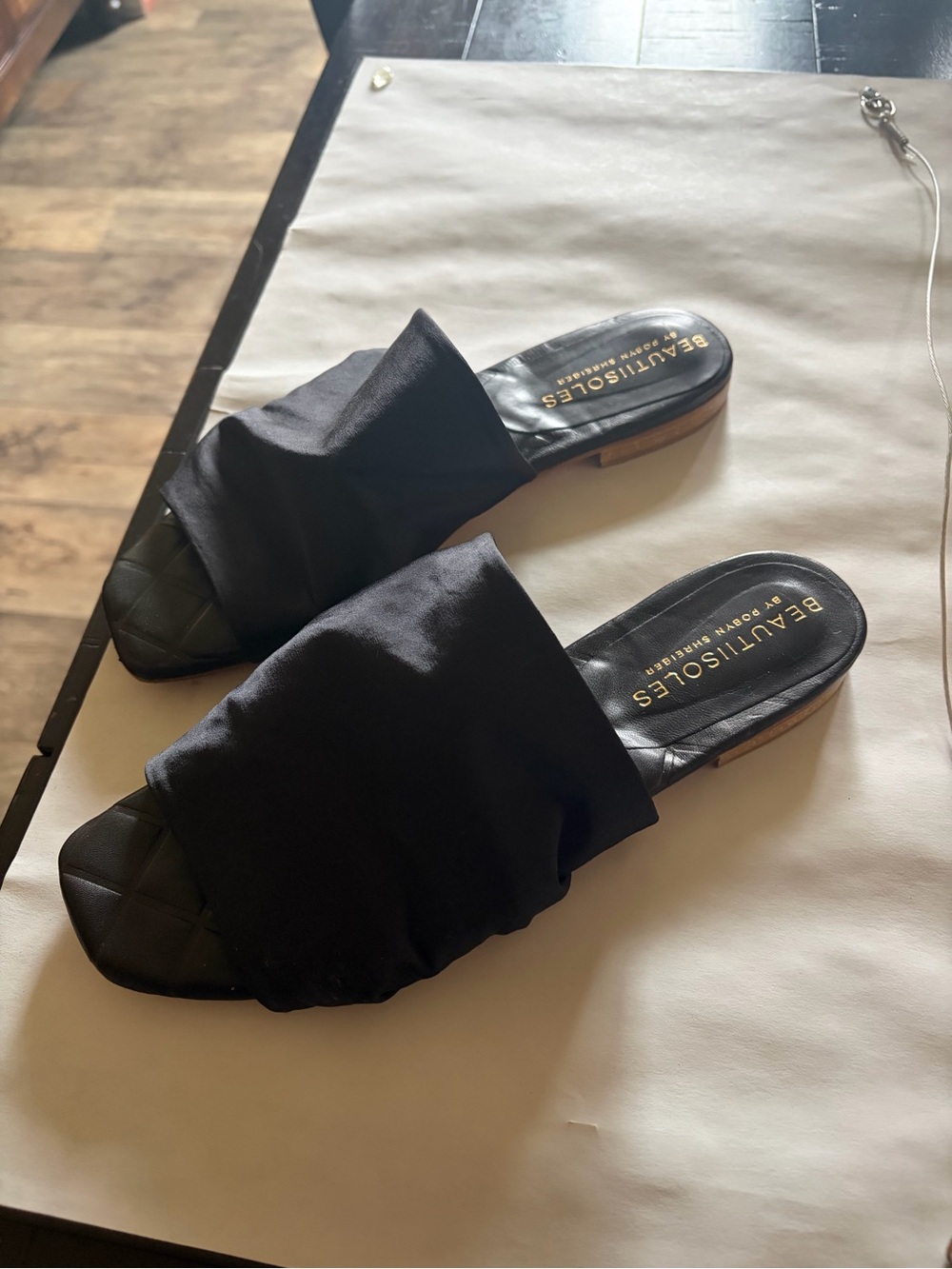 BeautiSoles Women's Black Padded Slide Mules